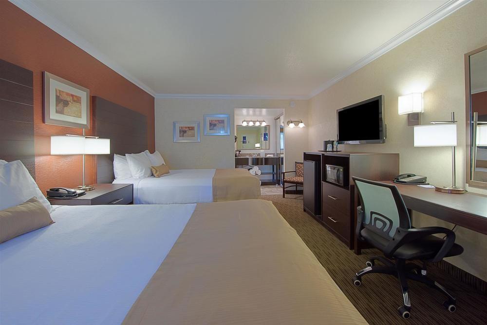 Best Western InnSuites Phoenix Hotel&Suites Eksteriør bilde