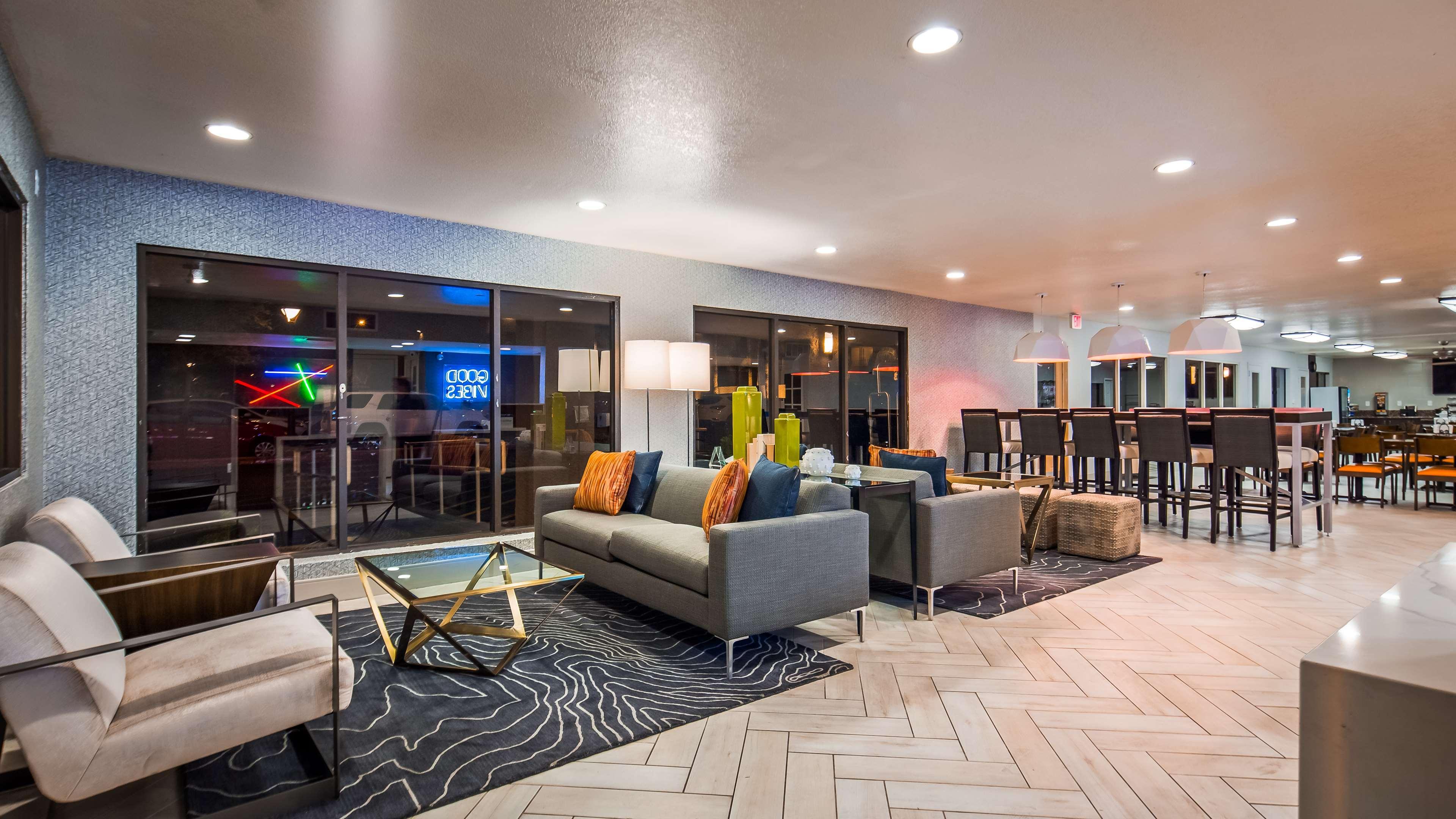 Best Western InnSuites Phoenix Hotel&Suites Eksteriør bilde