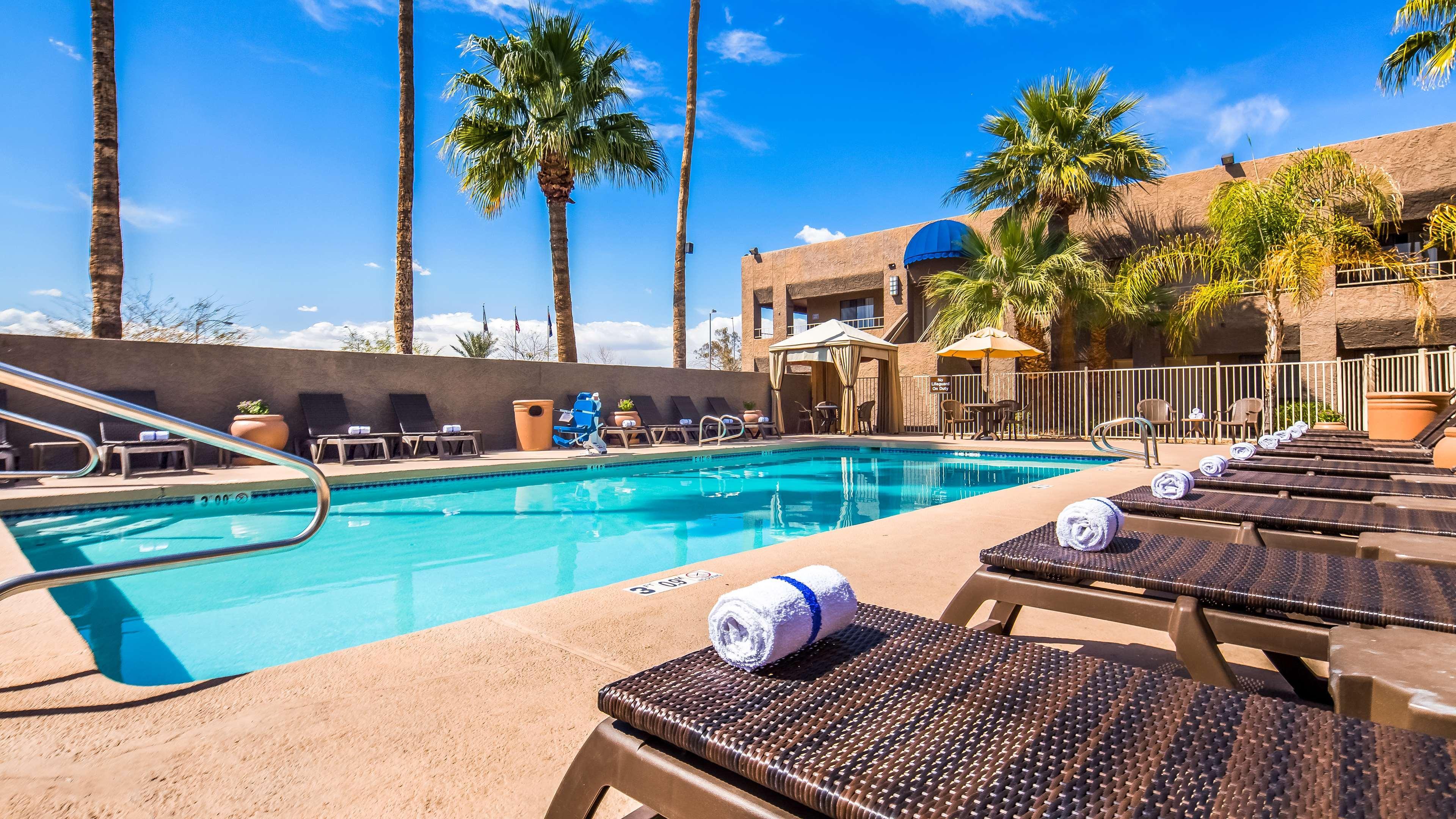 Best Western InnSuites Phoenix Hotel&Suites Eksteriør bilde