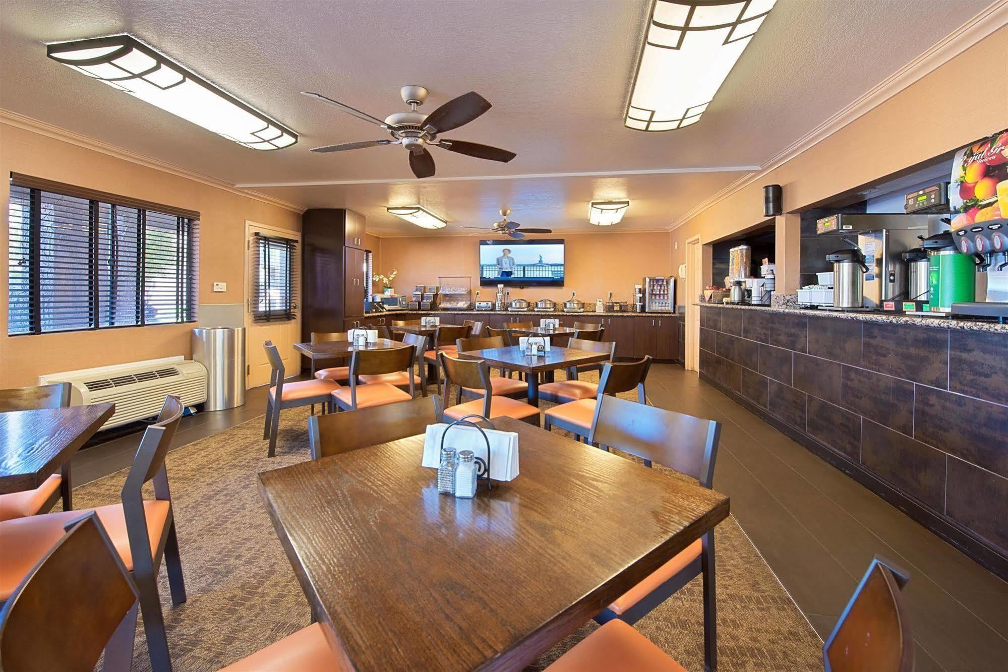 Best Western InnSuites Phoenix Hotel&Suites Eksteriør bilde