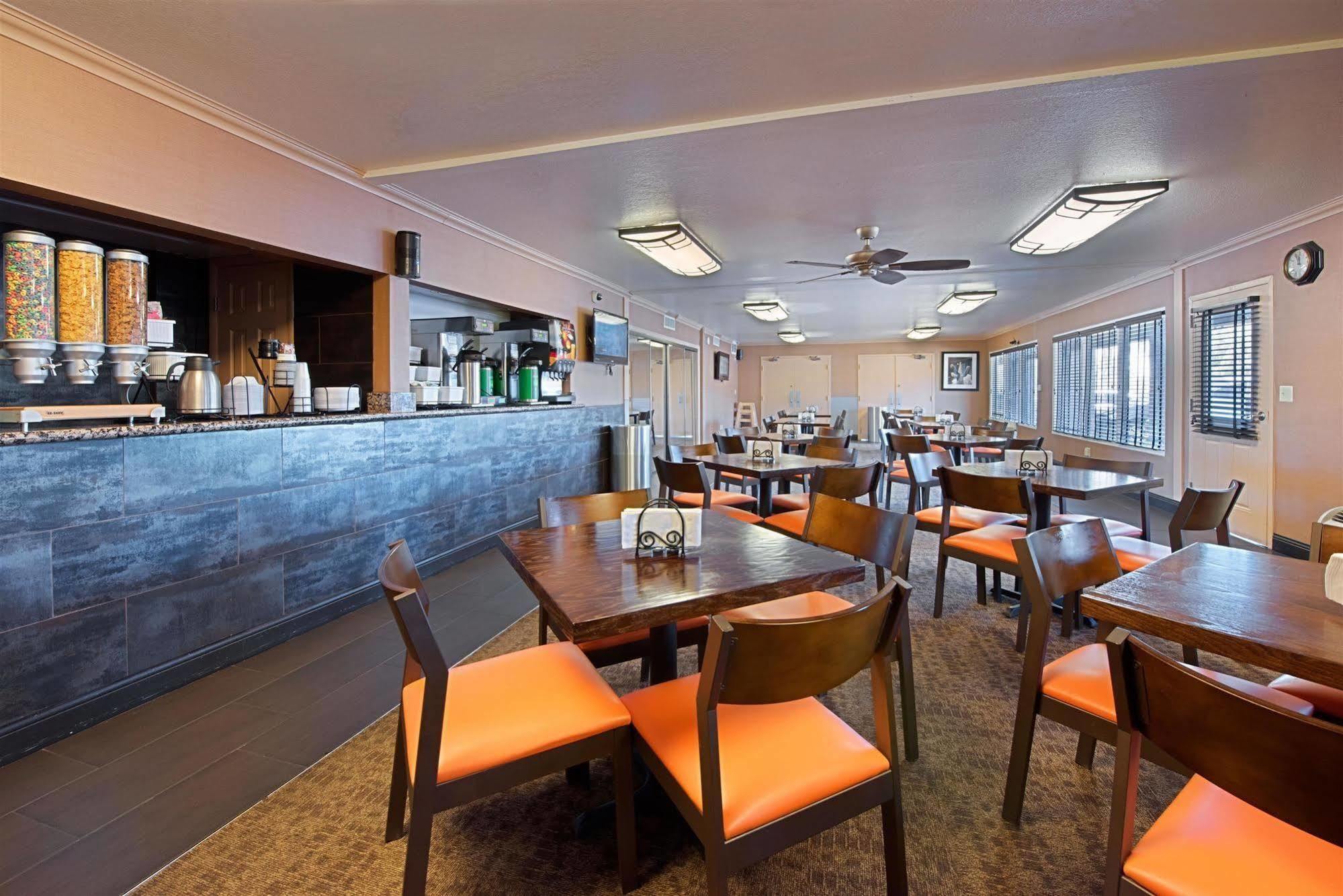 Best Western InnSuites Phoenix Hotel&Suites Eksteriør bilde