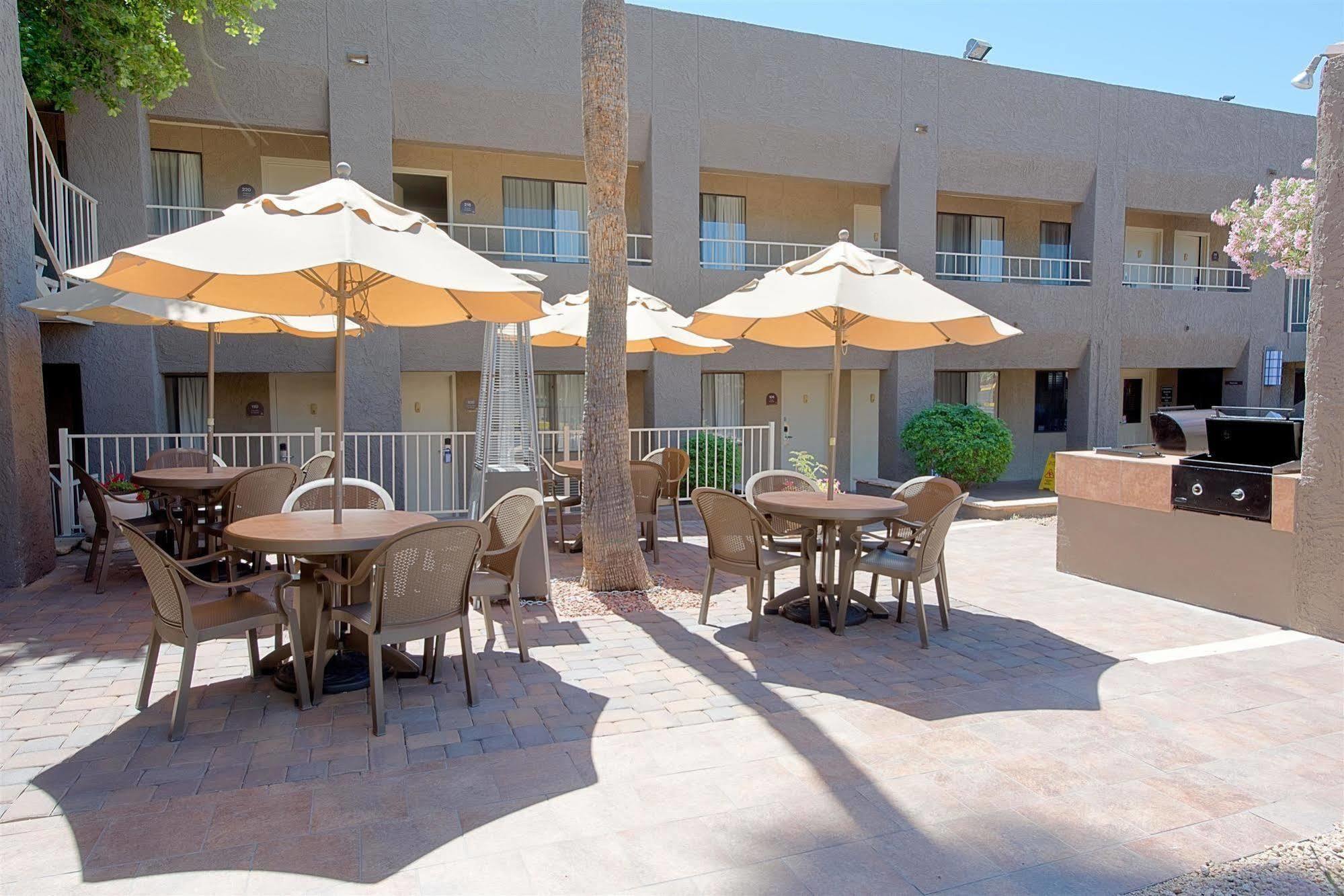 Best Western InnSuites Phoenix Hotel&Suites Eksteriør bilde