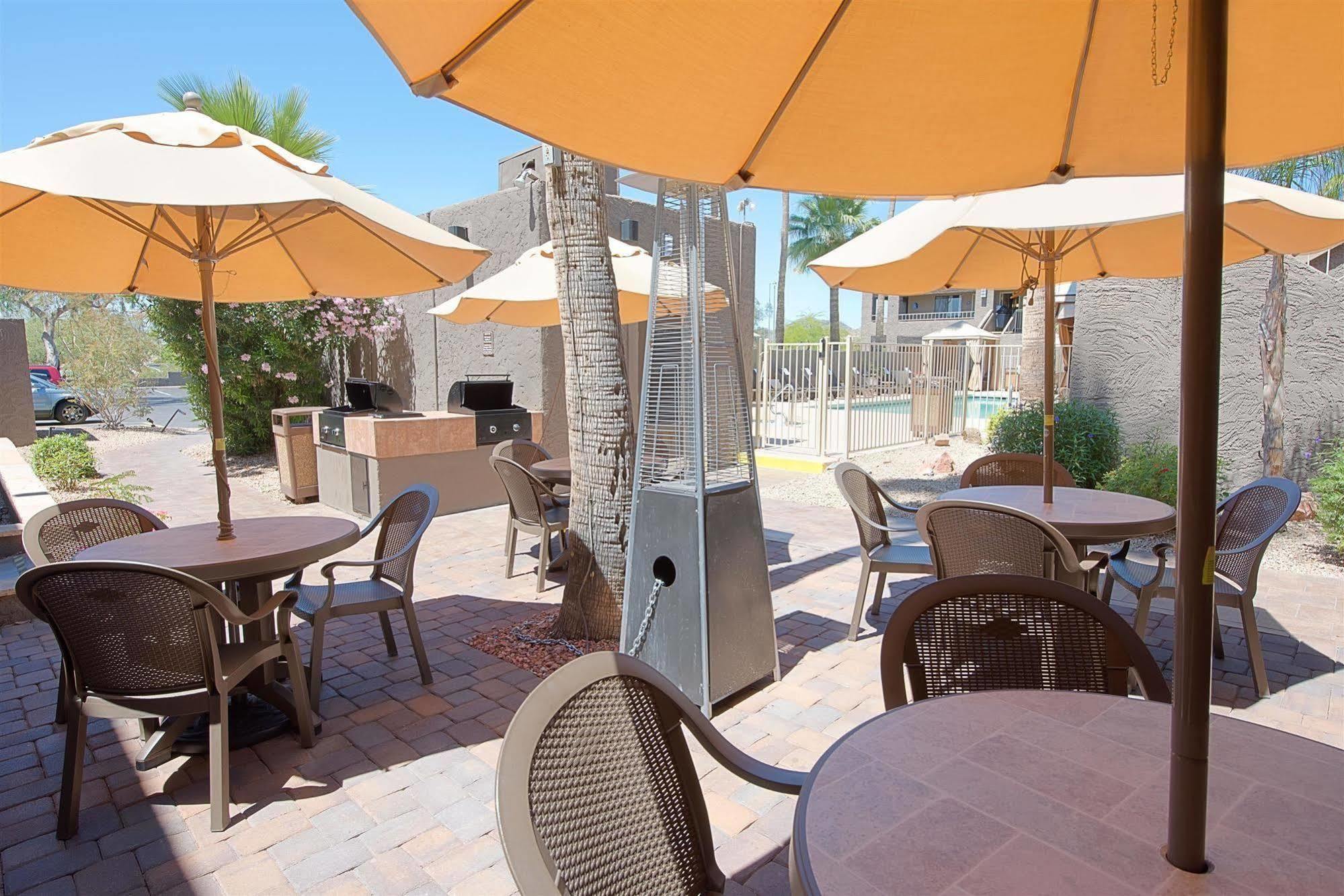 Best Western InnSuites Phoenix Hotel&Suites Eksteriør bilde