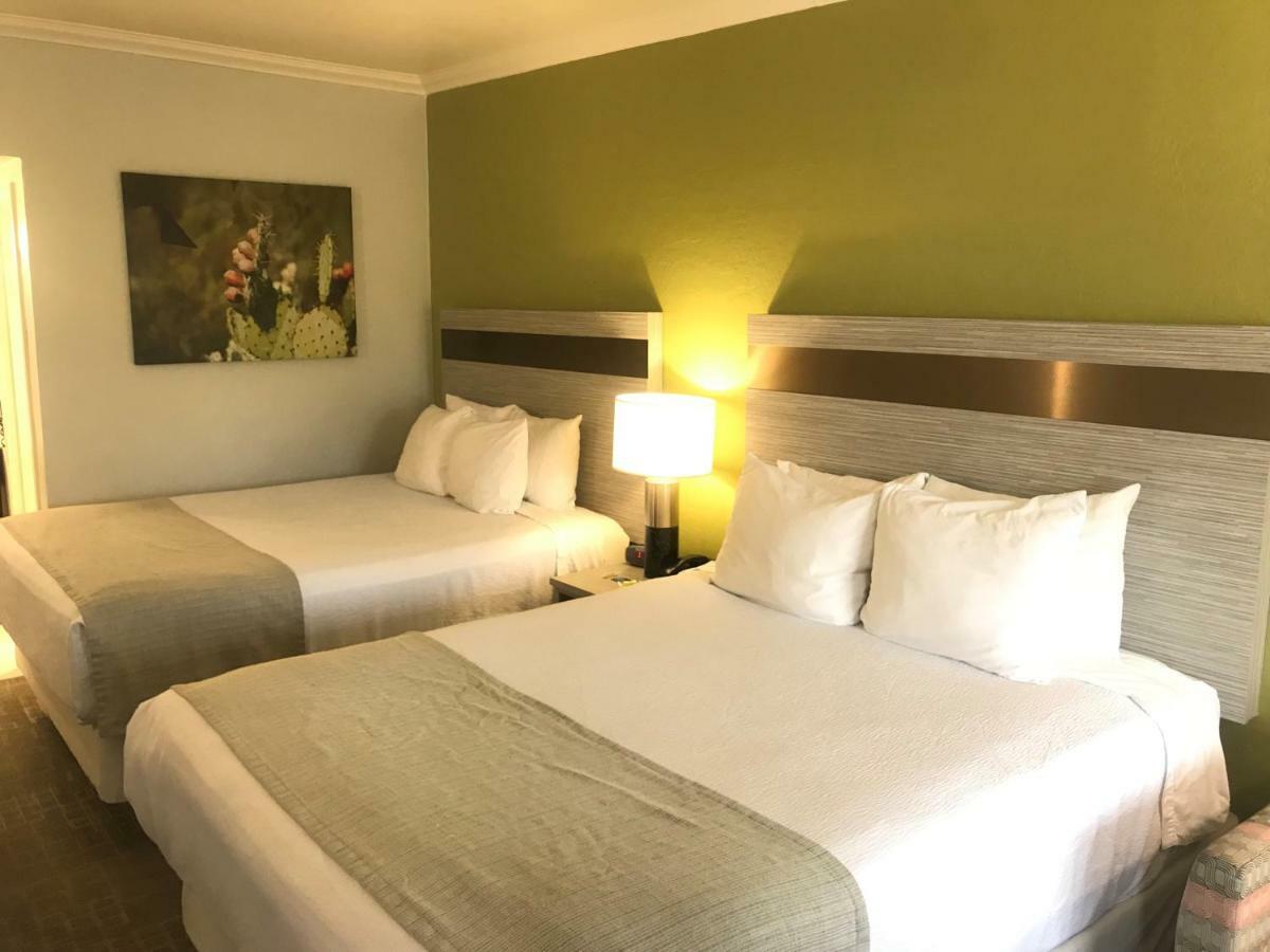 Best Western InnSuites Phoenix Hotel&Suites Eksteriør bilde