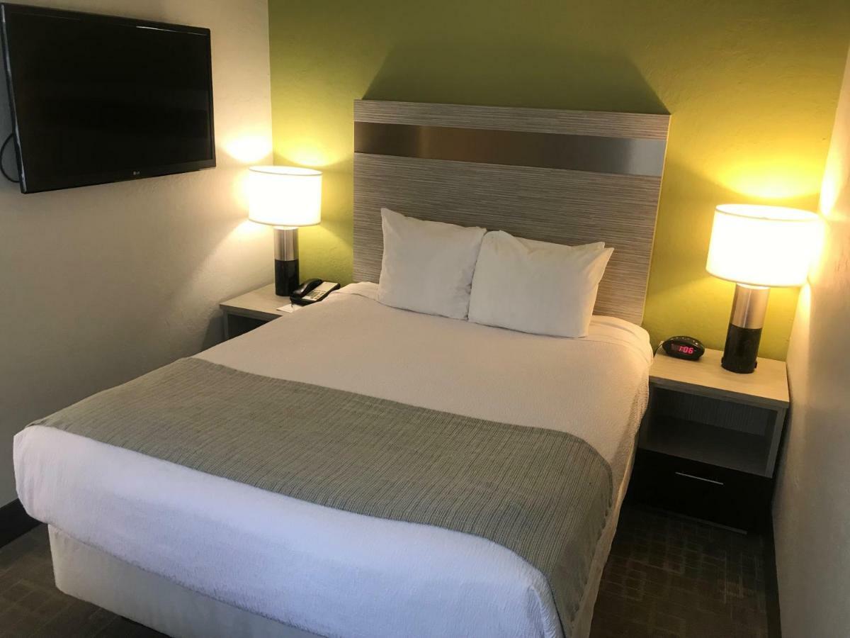 Best Western InnSuites Phoenix Hotel&Suites Eksteriør bilde